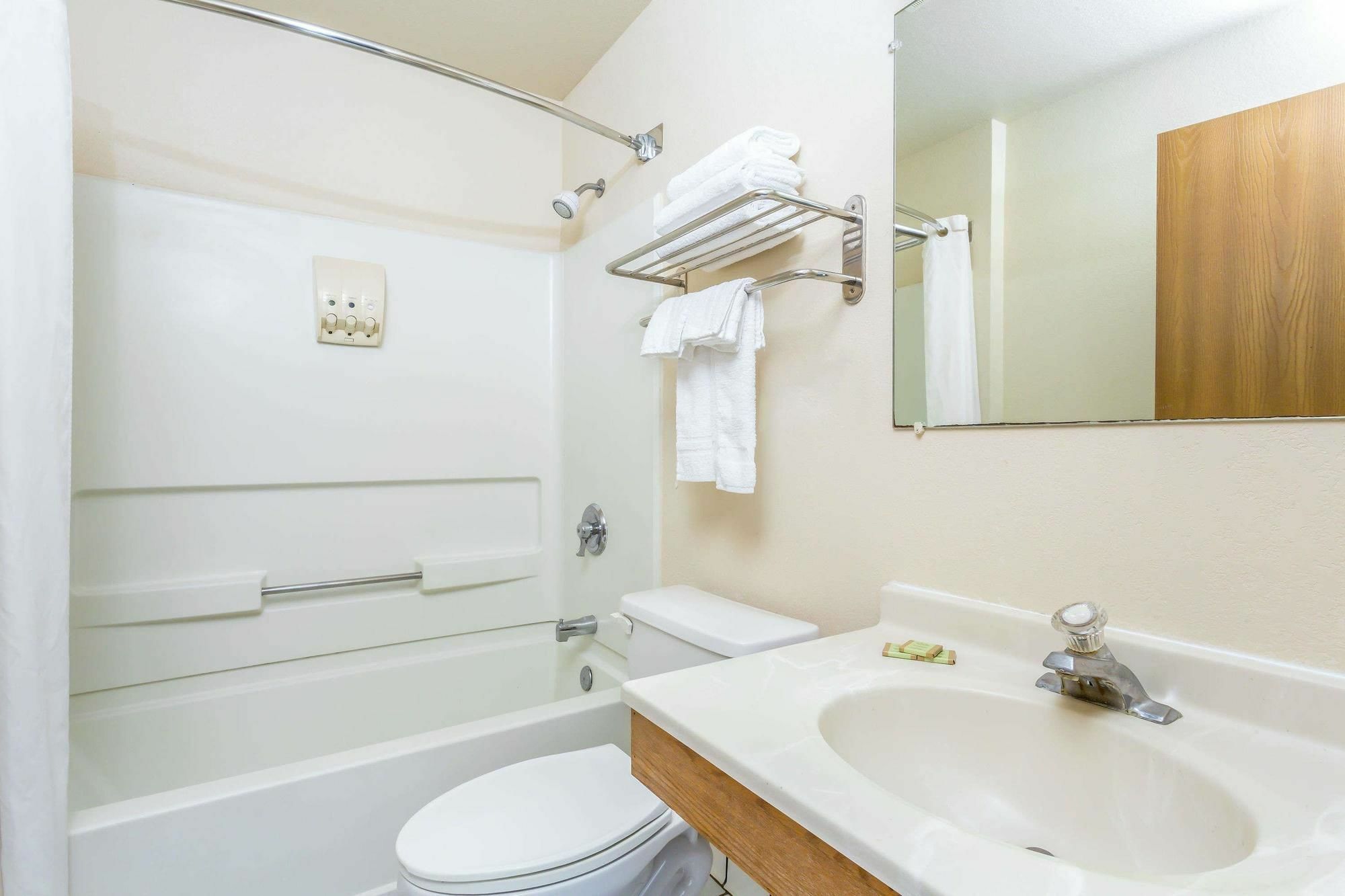 ซูเปอร์ 8 บาย วินด์แฮม ฟีนิกซ์/เมซา/กิลเบิร์ต โร้ด Hotel ภายนอก รูปภาพ