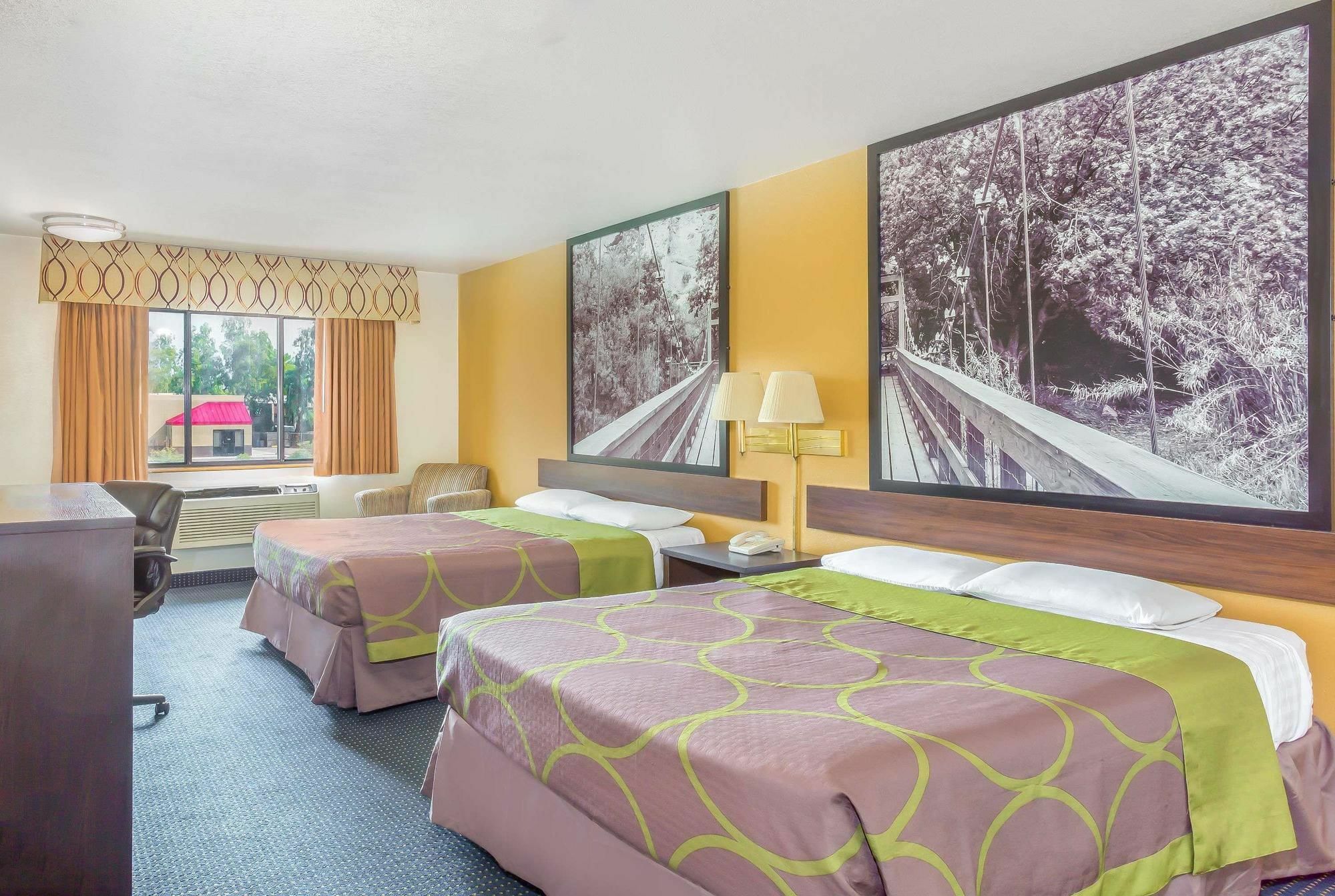 ซูเปอร์ 8 บาย วินด์แฮม ฟีนิกซ์/เมซา/กิลเบิร์ต โร้ด Hotel ภายนอก รูปภาพ